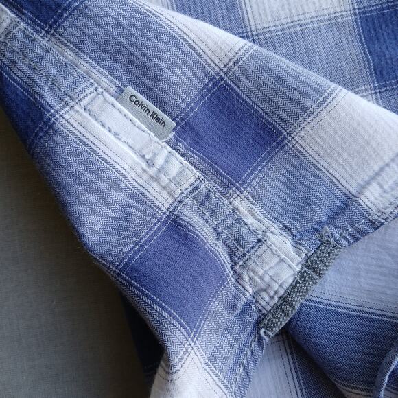 Calvin Klein Blue Checks Classic Fit Button up Shirt S repaired cotton roll tab - Picture 9 of 16